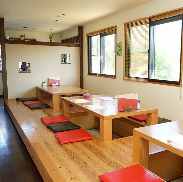 ★ Hori Gotatsu ★ You can use banquets, but of course you can also have small banquets.Since it can be used at the same table from 3 people up to 18 people, it is often used at year-end parties and New Year parties, so please feel free to contact us.