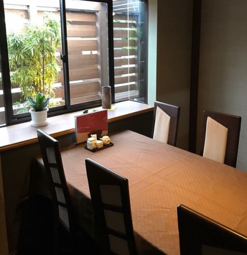 We have one private room table.☆ 2 to 6 people table private room Popular private room with TV ☆ We have only one private room.You can also watch YouTube with a TV.Please contact us as soon as possible as reservations will be made immediately at popular seats.