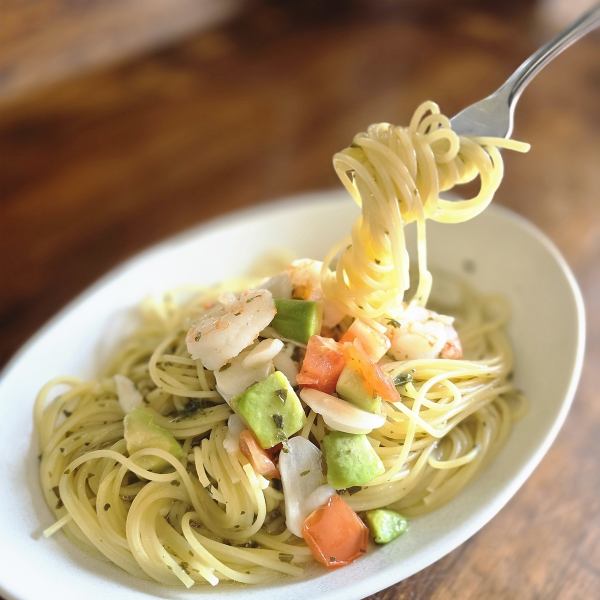 【期間限定】エビとアボカドのジェノベーゼパスタ