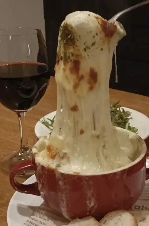 エビとアボカドのトマトクリームボルケーノパスタ