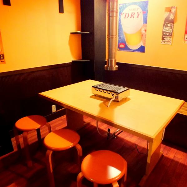 We have seats that can accommodate groups of 10 to 12 people.It can be used for a variety of purposes, from parties such as group parties to meetings while eating yakiniku.It has an atmosphere that feels like your own private hideout.