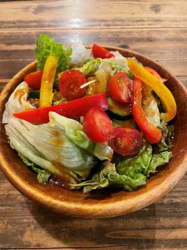 新鮮野菜のサラダ