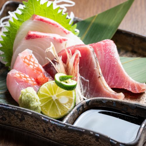 [Seasonal fresh fish] Assorted sashimi