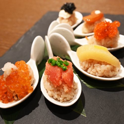 Spoon sushi with six kinds of fish roe