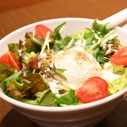 Caesar salad (half 410 yen)