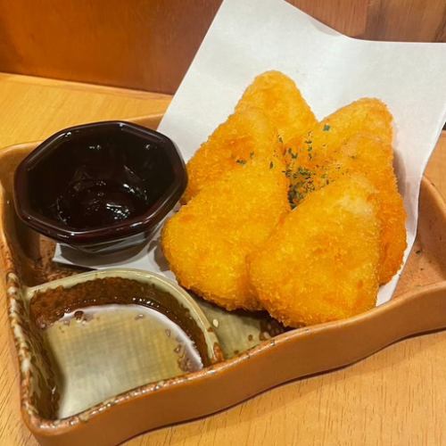 Camembert cheese fries