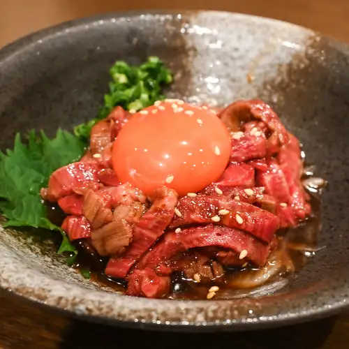 和牛炙りユッケ