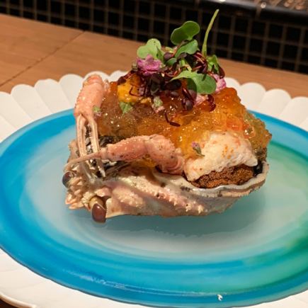 【11月13日起】【仅限2人以上单数用餐】请尽情享用螃蟹等丰富多彩的菜肴。螃蟹套餐 29,800日元