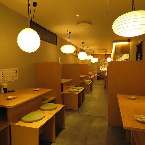 There are also seats where you can enjoy yourself without worrying about your surroundings.The dimly lit seats can be used regardless of the scene, such as a small party or an izakaya date!