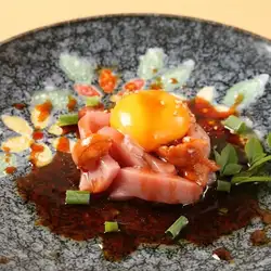 鮪と雲丹のユッケ