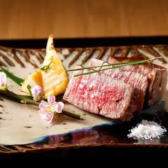 《A5ランク黒毛和牛》ヒレステーキとしゃぶしゃぶorすき焼きの2時間食べ飲み放題コース12000円