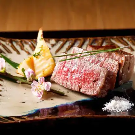 《A5ランク黒毛和牛》ヒレステーキとしゃぶしゃぶorすき焼きの2時間食べ飲み放題コース12000円