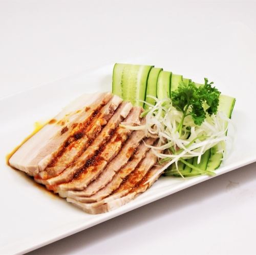 豚肉のニンニクソースかけ