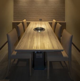 [Complete private room] This is a table seat type complete private room that can accommodate up to 6 people.There are a total of 3 private rooms that can be used by 6 people, including this one (2 table private rooms and 1 digging private room).