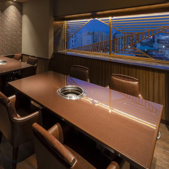 You can enjoy high-quality yakiniku while watching the night view from the 7th floor.