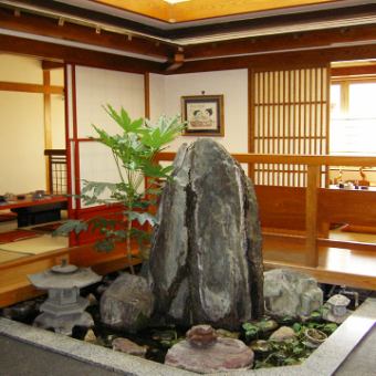 The third floor is a Japanese-style room, a Western-style room, and a private room.