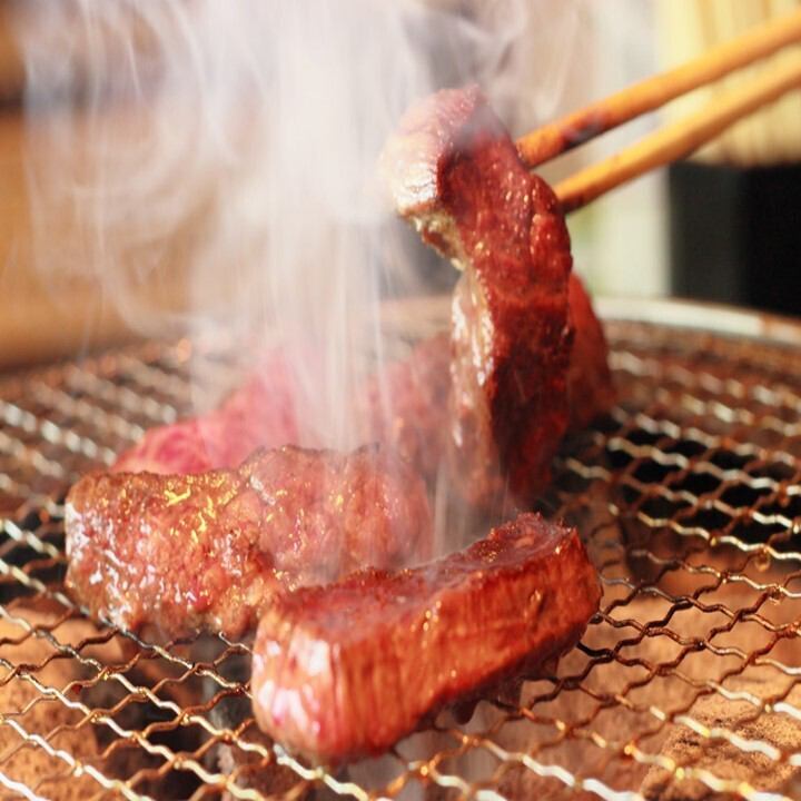 美味しいお肉と種類豊富なお酒が揃っており、デートにも最適◎