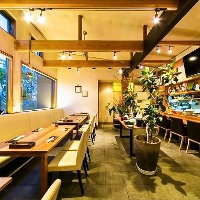 おしゃれな店内で貸し切りパーティー！