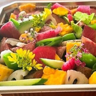 ふっくら蒸されたホクホク野菜と手作りの無添加ソースで