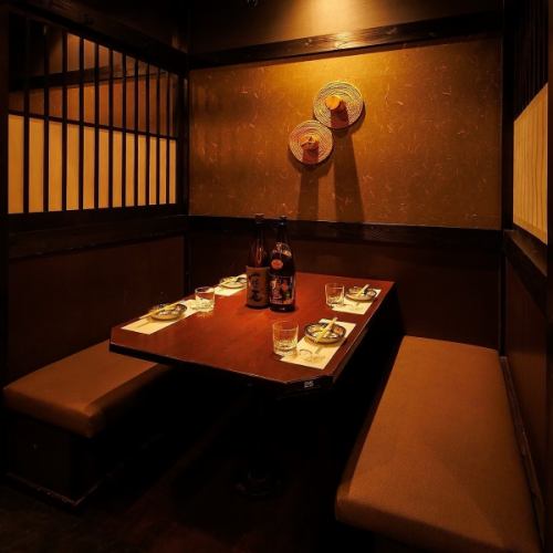 <p>木の温もりが溢れる店内は2名様～大小様々なタイプの個室席をご用意しております♪個室空間は、横浜での接待や忘年会、歓迎会や送別会など各種宴会を演出致します♪テーブル席や座敷タイプの個室空間はお子様連れでも安心の広々とした個室空間となっております♪合コンや街コンの相談も◎個室居酒屋！</p>