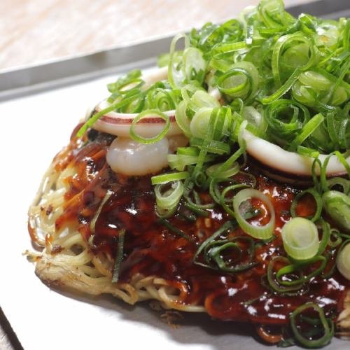 Benbei's Hiroshima-style okonomiyaki