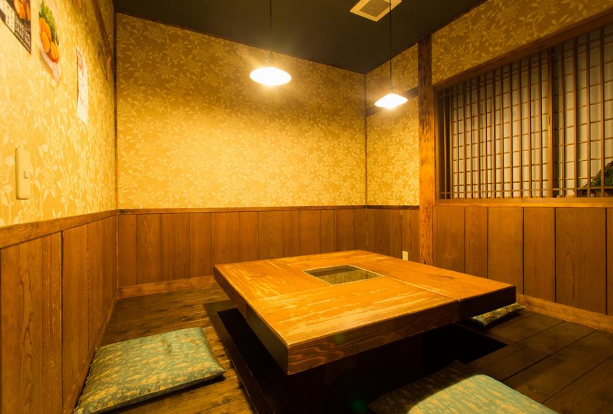 Completely private room of Horigotatsu.Up to 10 people can be accommodated! You can enjoy a lively meal around one table!