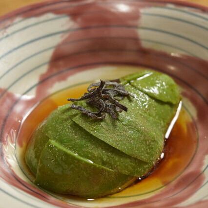 アボカドにゴマ油と塩昆布の旨いアテ