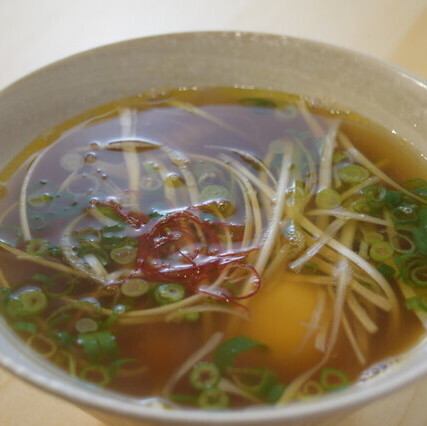 【旨味凝縮】毎日お店で引く自慢の出汁が堪能できる◎名物「鳥吸い」