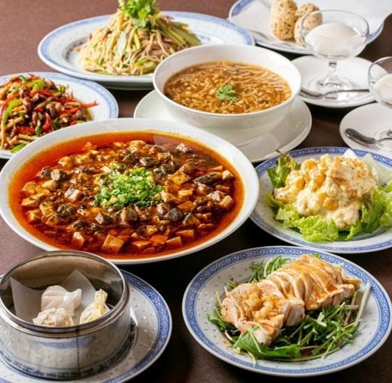 A long-established Chinese restaurant in Nankinmachi, Kobe.Enjoy authentic Chinese food at a round table for lunch, birthdays and anniversaries