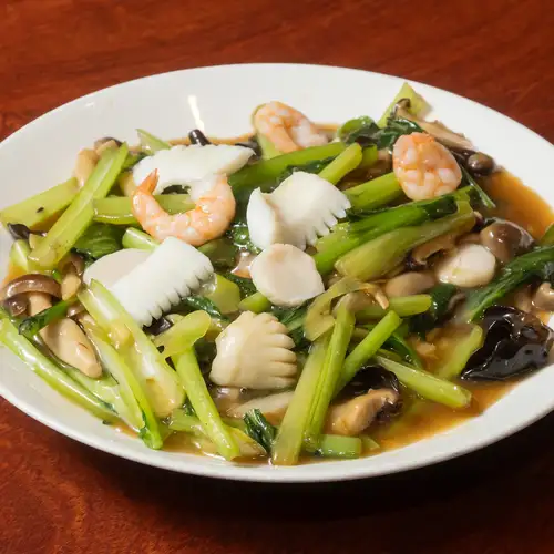 おこげの海鮮と野菜のあんかけ
