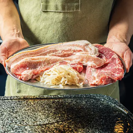 【鹿儿岛产】用雾岛山脚下的猪肉制成的五花肉