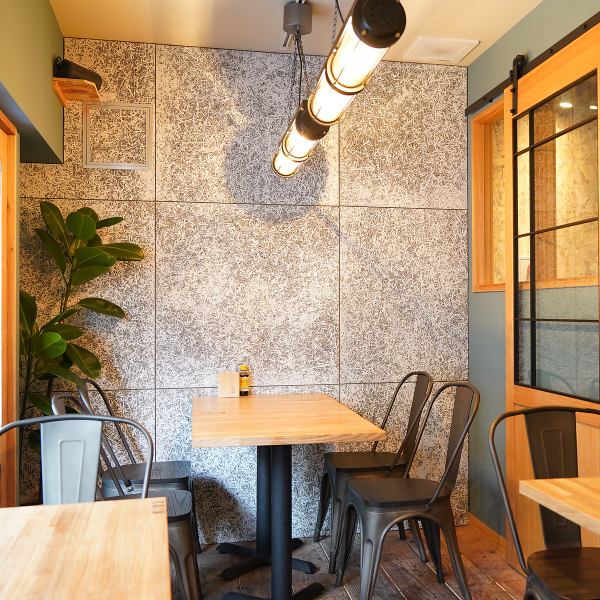 当店は屋台系のお店！友達やご家族とわちゃわちゃ楽しみながらお食事をお楽しみいただけます♪コースには飲み放題も付けられますので楽しい宴会シーンをお過ごしいただけます！