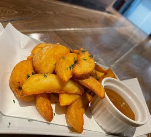 炸薯條配特製醬汁