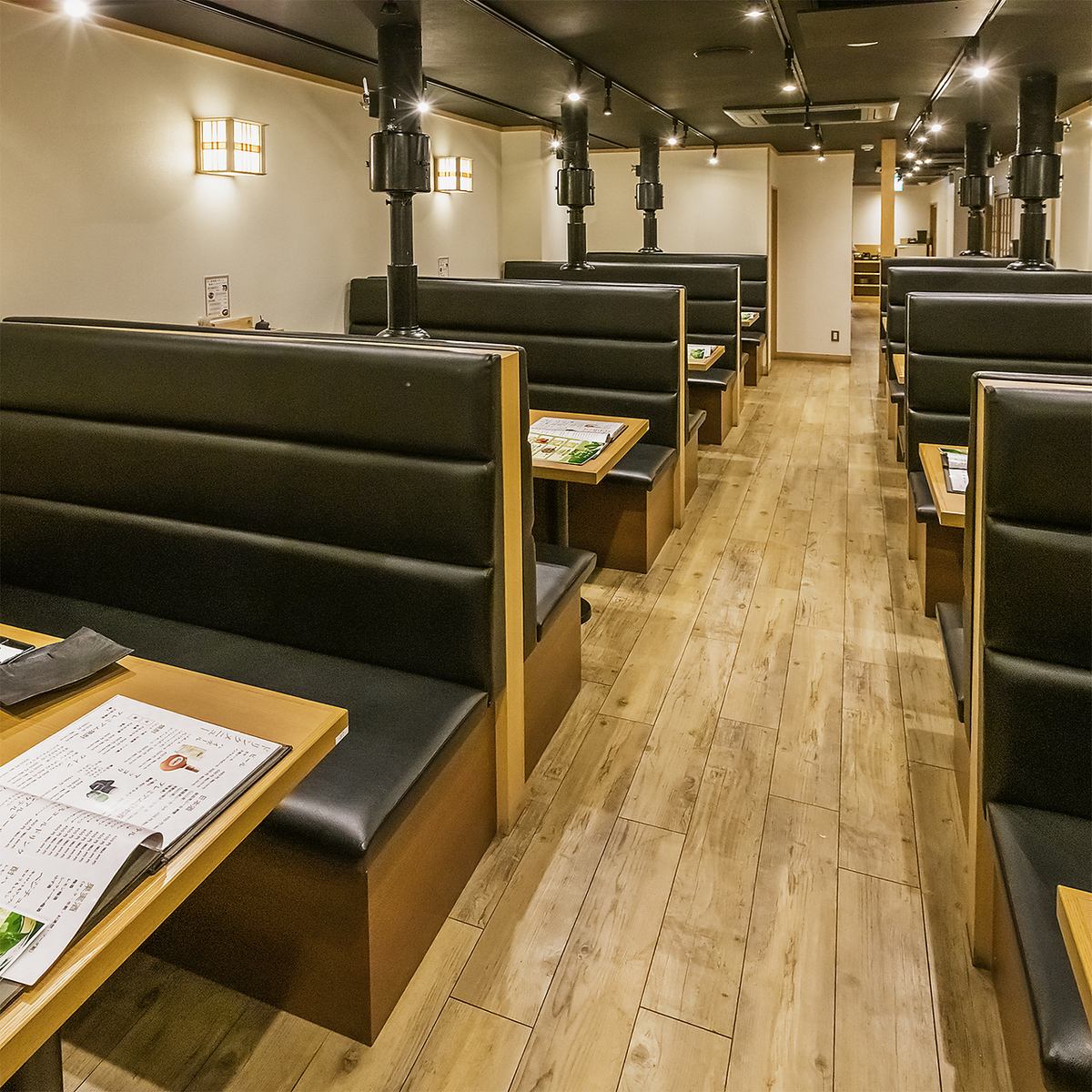 2名様からご利用頂ける半個室★最大40名様までの大宴会も可能！