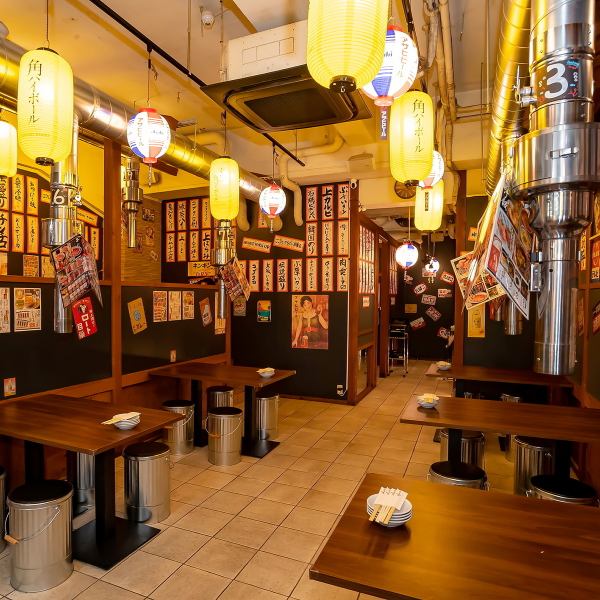 ハツラツとしたスタッフの掛け声と、お客様の笑い声が響く、活気に満ちた雰囲気が魅力の焼肉店です!お席はテーブル席のみをご用意。屋台風の提灯が灯り、居心地の良い空間作りにもこだわっております◎各種ご宴会や貸切利用も可能です◎明るい雰囲気の店内でお食事をお楽しみください♪