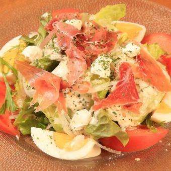 Prosciutto and fresh cheese salad