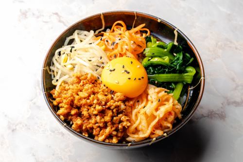 彩りナムルのビビンバ