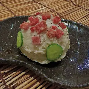 ちょっと大人な自家製 ポテトサラダ ベーコン&ピンクペッパーを添えて