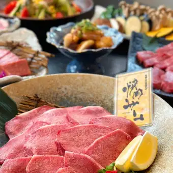 王道の大皿焼肉盛り合わせ＜全8品＞6000円(税込)