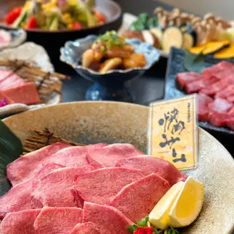 王道の大皿焼肉盛り合わせ＜全9品＞7500円(税込)