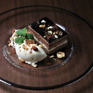 オペラケーキとジェラート