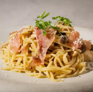 生ハムとキノコのクリームパスタ