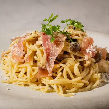 生ハムとキノコのクリームパスタ