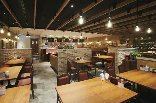 テーブル席ご用意ございます。◇2～4名様×11席◇