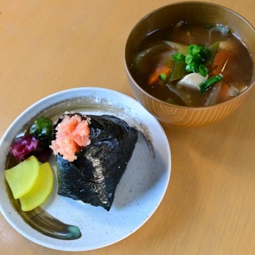 おにぎりと豚汁セット