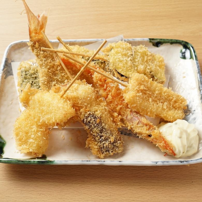 漁港の串カツ盛り合わせ