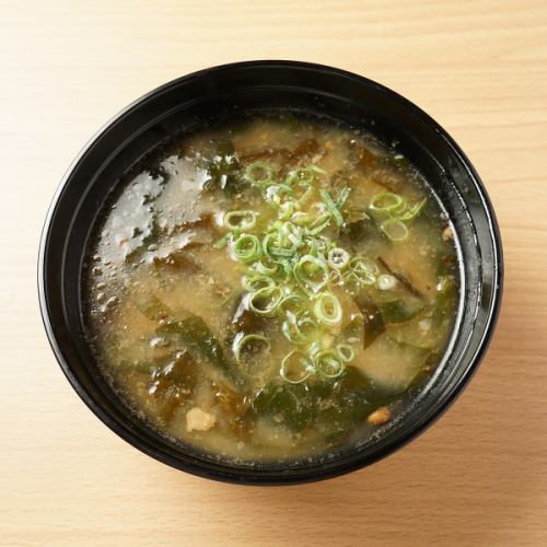 全品わかめたっぷり田舎味噌汁付き