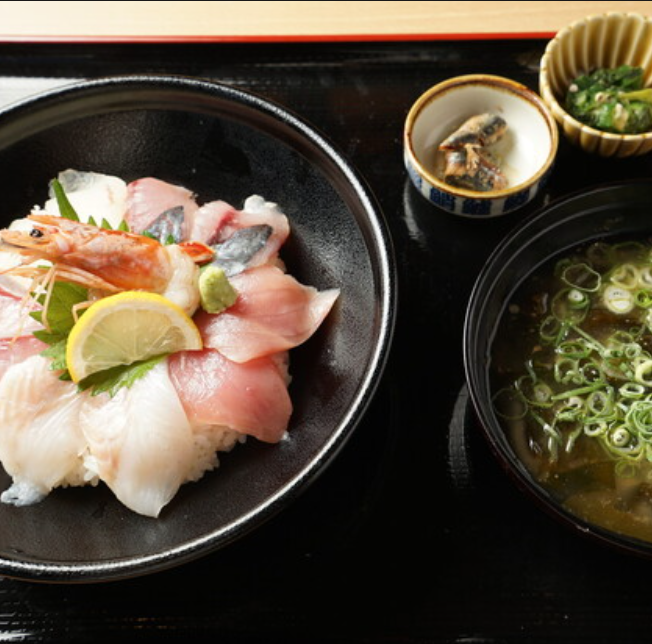 広々した店内で小さなお子様がいても安心です♪