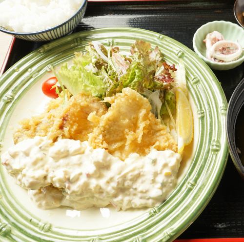 バラエティ豊かな定食★