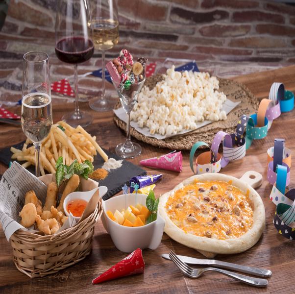 おしゃれ空間で驚き価格!飲み放題やピザやパスタなどのフードもございます!